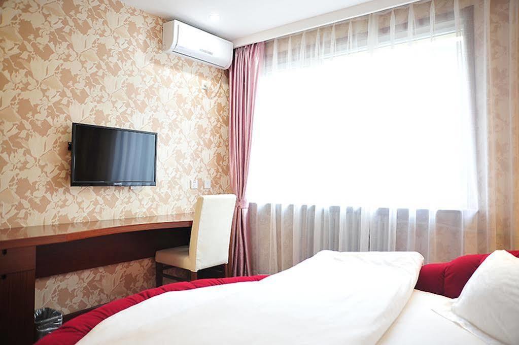 East Sacred Hotel Beijing Eksteriør billede