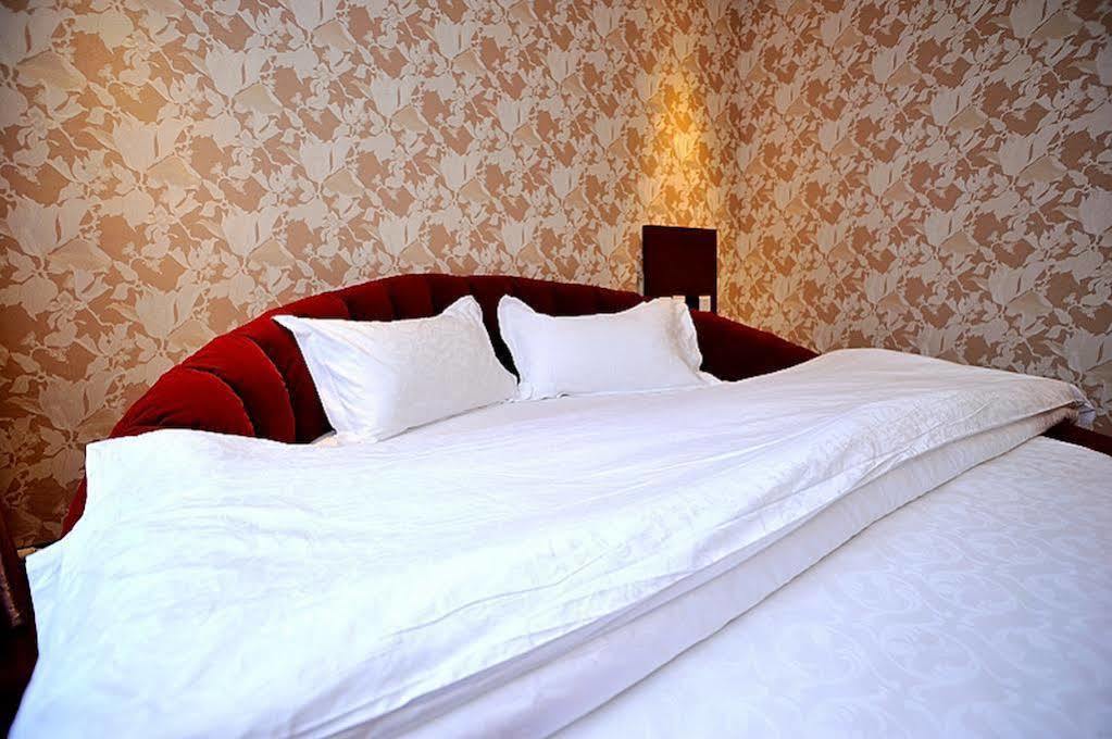 East Sacred Hotel Beijing Eksteriør billede